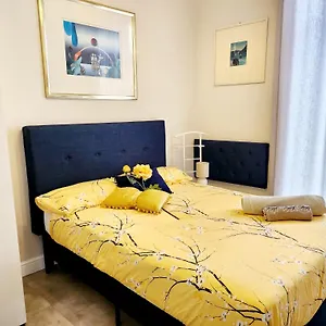  Apartment Delia Italy
